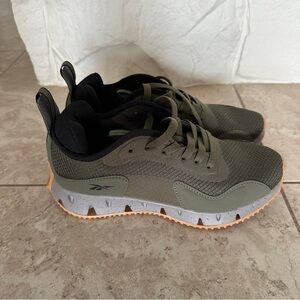 Reebok Youth Zig Dynamica Army Green Sneakers Size 6 AR30106Y-GNJ